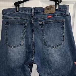 Wrangler Men's Blue and Navy Jeans